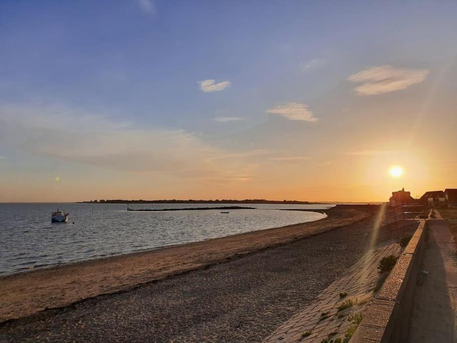 Апартаменты The Tiny Sea Gem Jaywick Sands Экстерьер фото